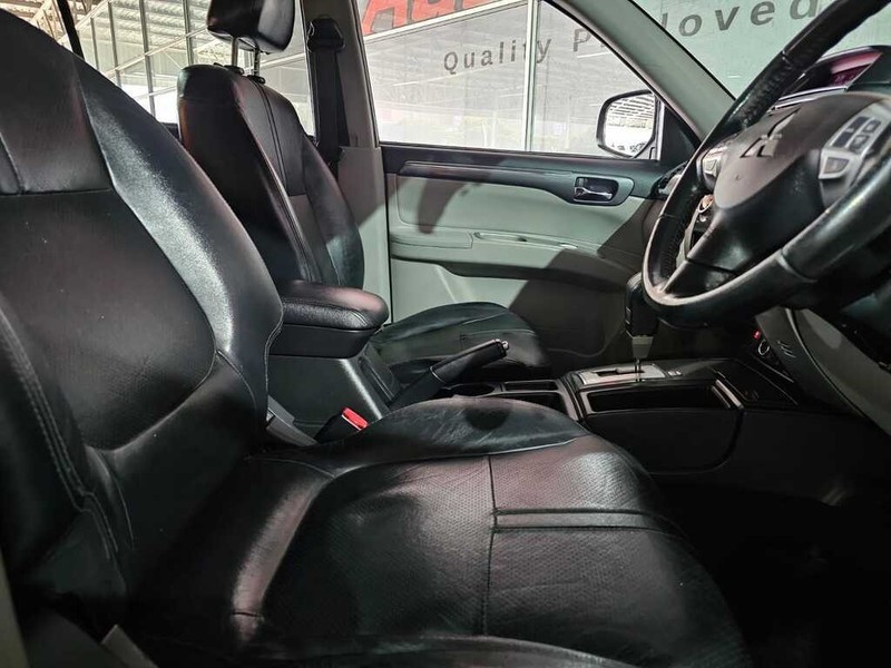 Mitsubishi Pajero - Auto Hot Spot - Image 7