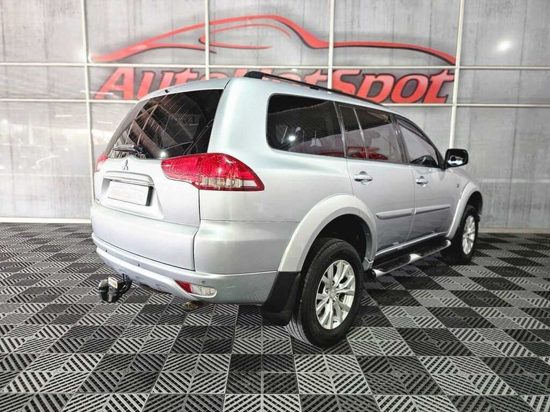 Mitsubishi Pajero - Auto Hot Spot - Image 3