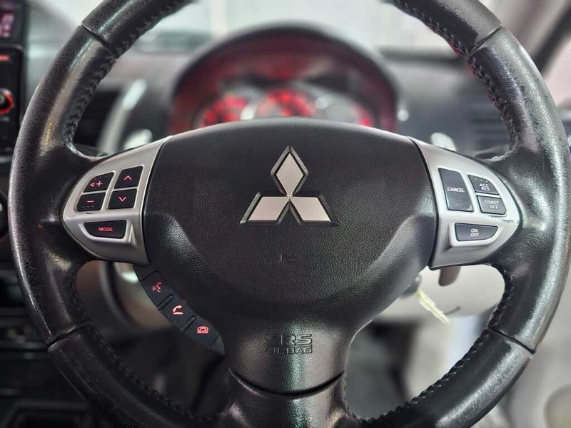Mitsubishi Pajero - Auto Hot Spot - Image 9