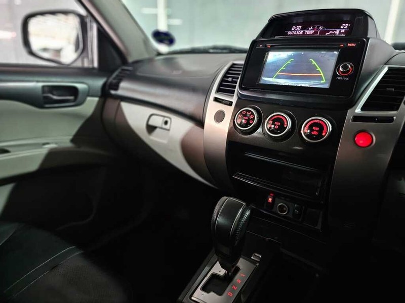 Mitsubishi Pajero - Auto Hot Spot - Image 11