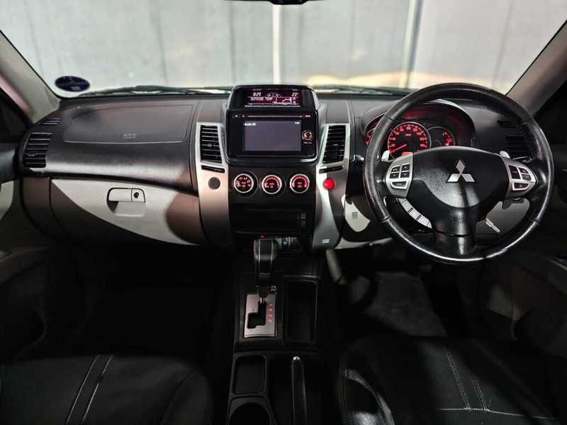 Mitsubishi Pajero - Auto Hot Spot - Image 6