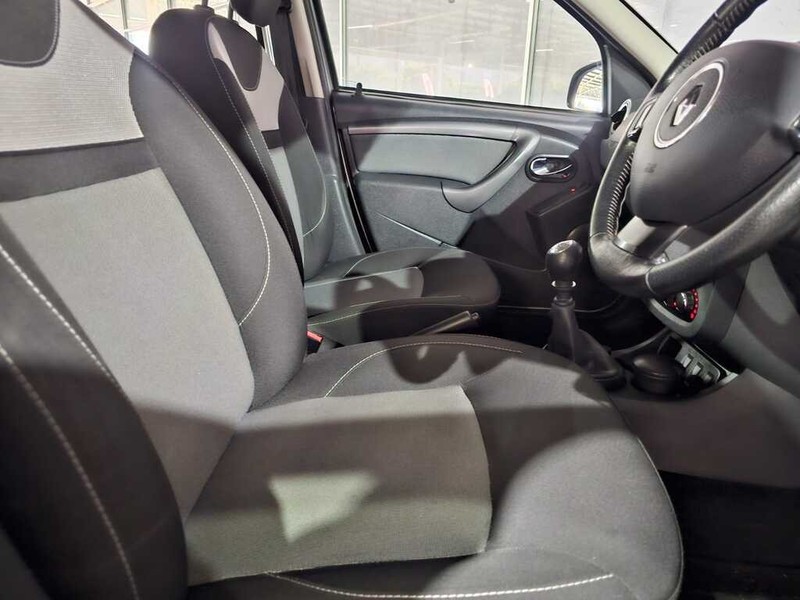 Renault Duster - Auto Hot Spot - Image 7