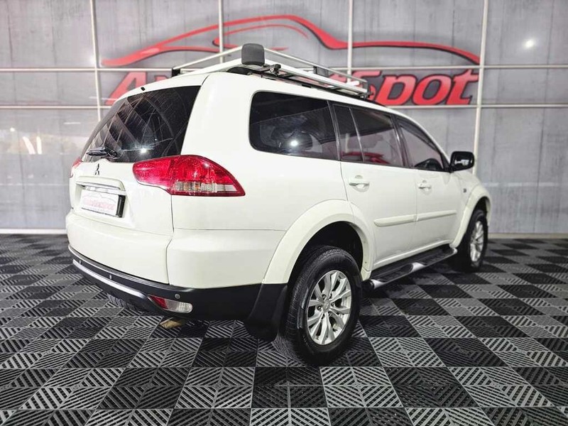 Mitsubishi Pajero - Auto Hot Spot - Image 3