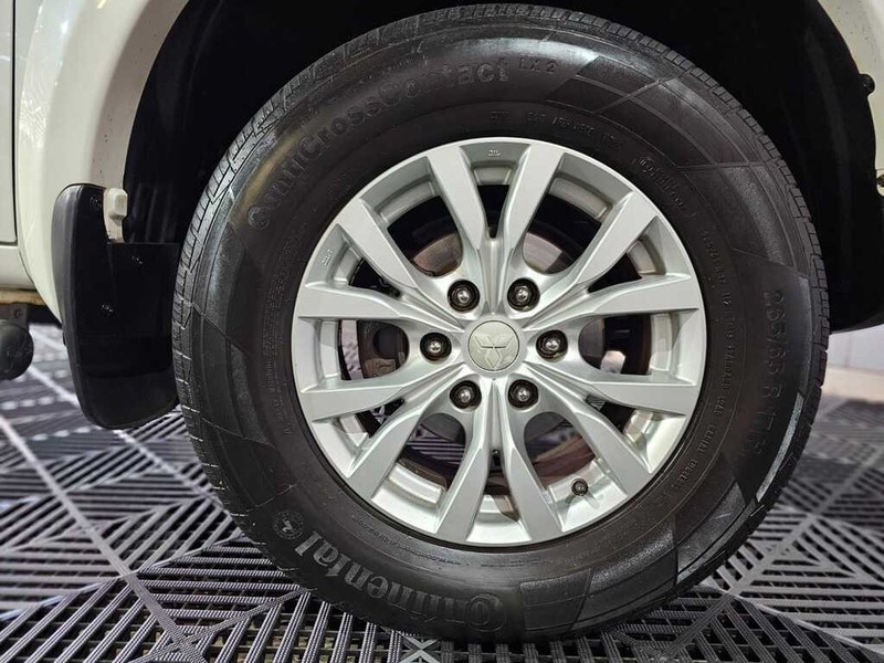 Mitsubishi Pajero - Auto Hot Spot - Image 5