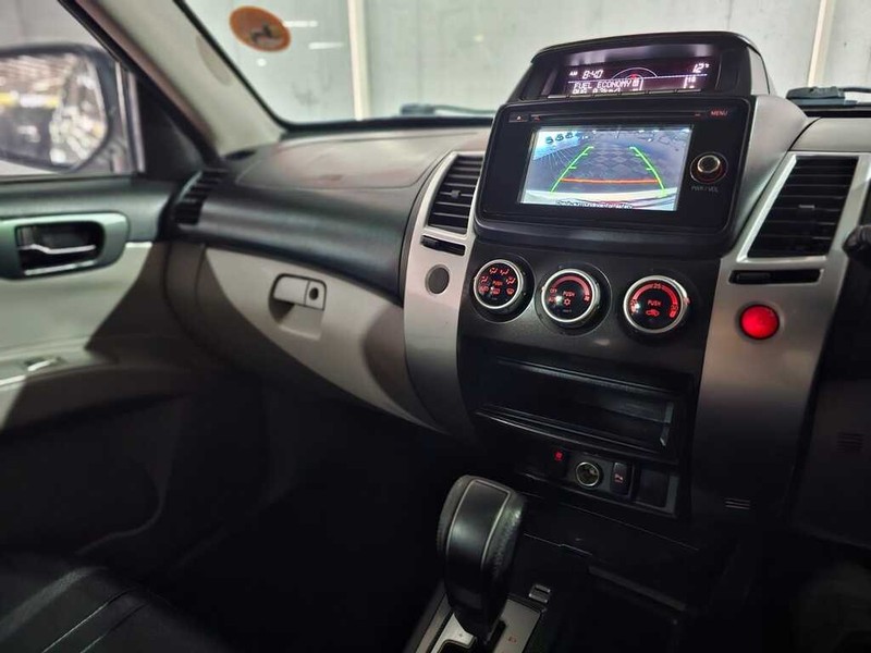 Mitsubishi Pajero - Auto Hot Spot - Image 12