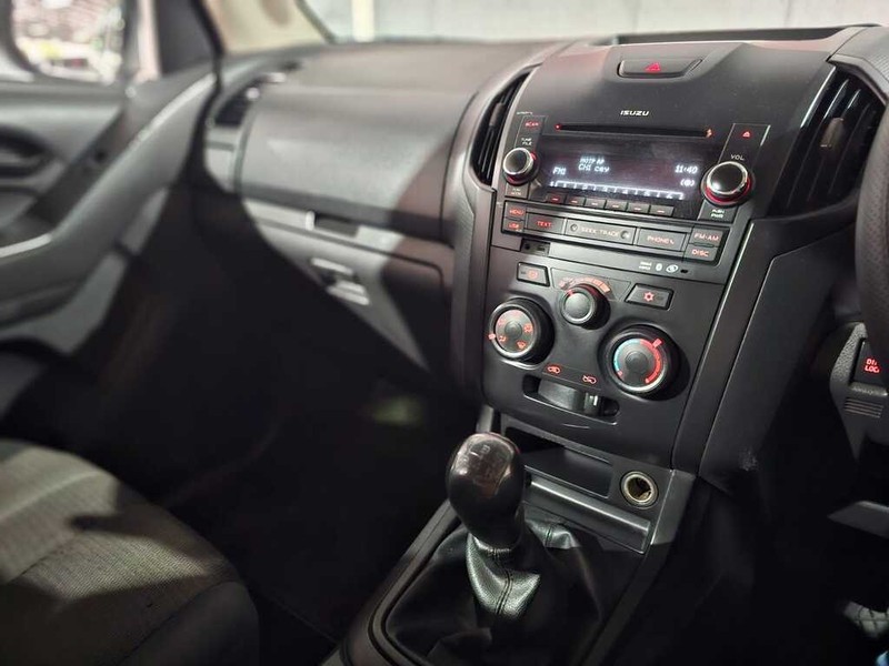 Isuzu KB - Auto Hot Spot - Image 11