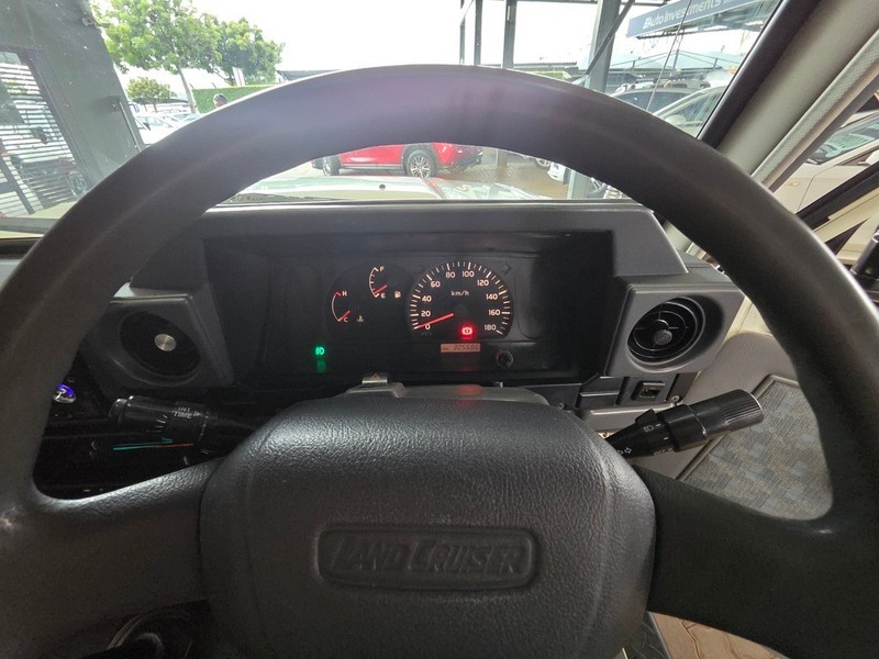 Toyota Land Cruiser - Auto Investments Montana - Image 12
