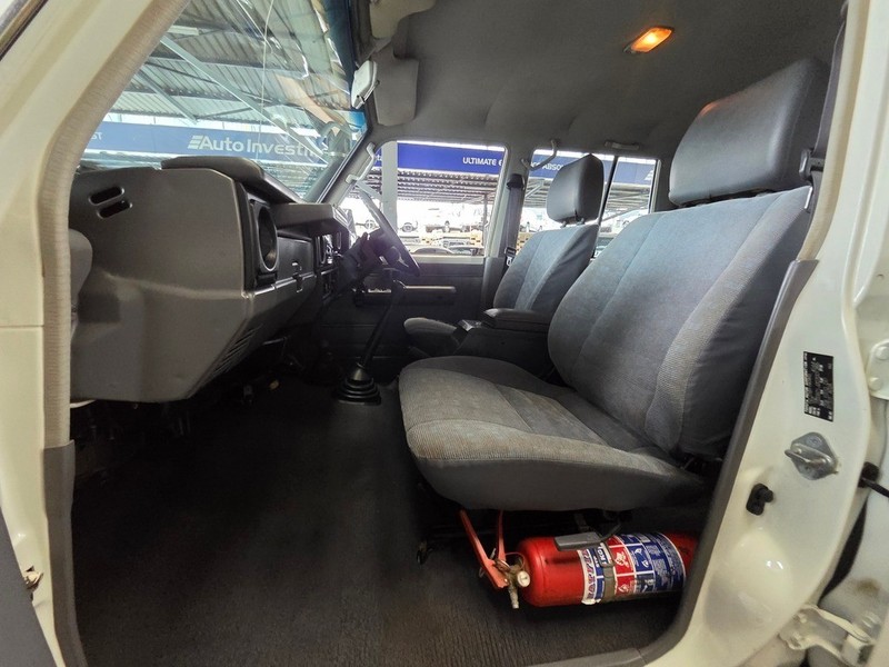 Toyota Land Cruiser - Auto Investments Montana - Image 11