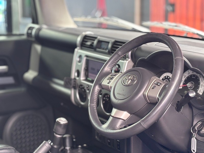 Toyota FJ Cruiser - We Buy Bakkies - Image 18