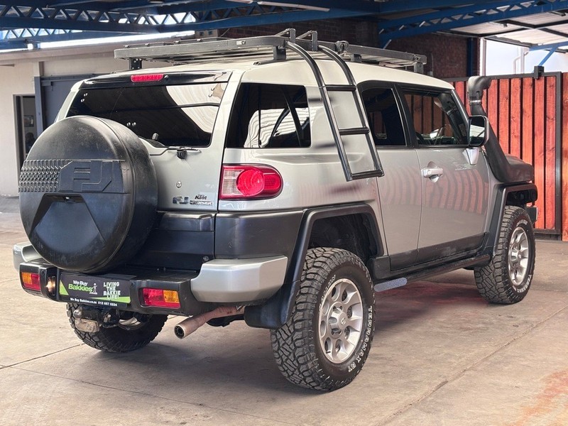 Toyota FJ Cruiser - We Buy Bakkies - Image 13