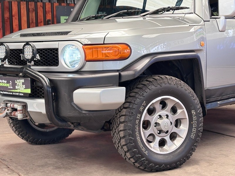 Toyota FJ Cruiser - We Buy Bakkies - Image 7
