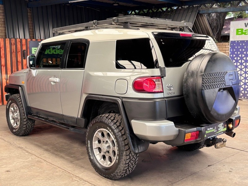 Toyota FJ Cruiser - We Buy Bakkies - Image 9