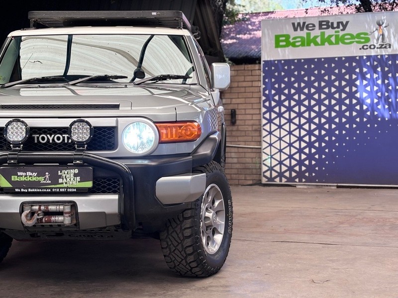 Toyota FJ Cruiser - We Buy Bakkies - Image 5