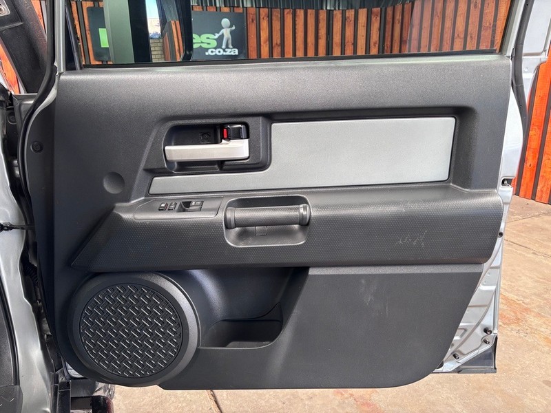 Toyota FJ Cruiser - We Buy Bakkies - Image 16