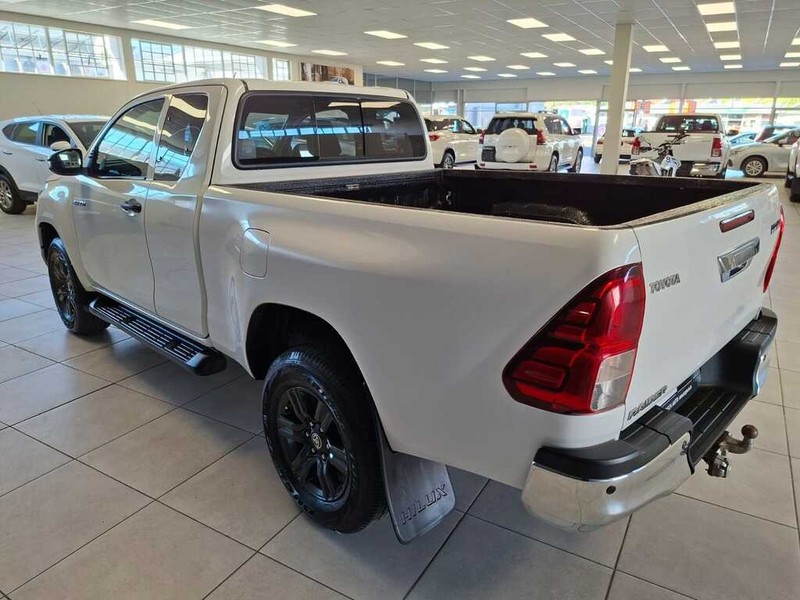 Toyota Hilux - Cargen Auto - Image 4
