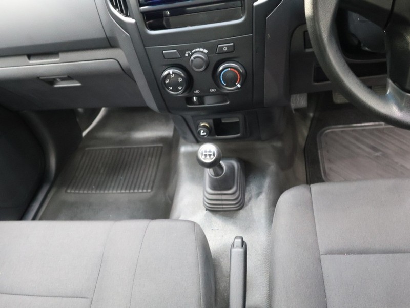 Isuzu D-Max - KING OF CARS - Image 15