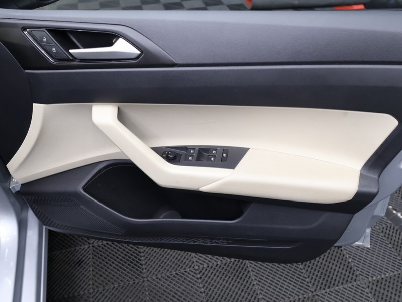 Volkswagen polo sedan - KING OF CARS - Image 18
