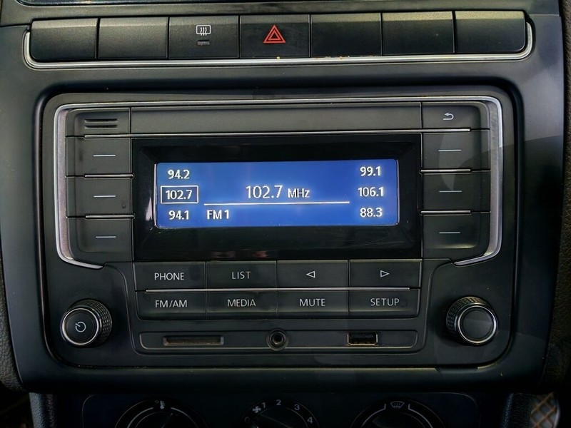 Volkswagen Polo Vivo - LisaCars - Image 17
