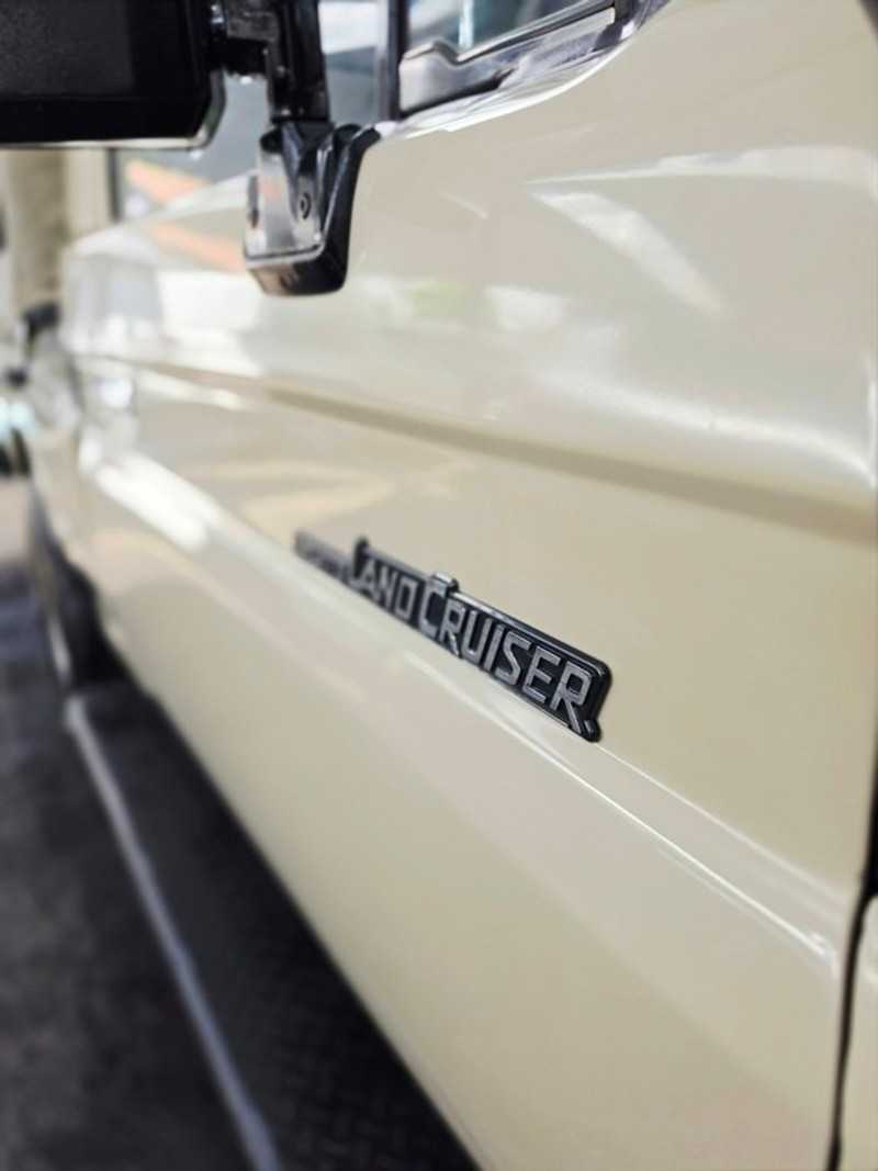 Toyota Land Cruiser - Motortoria - Image 8