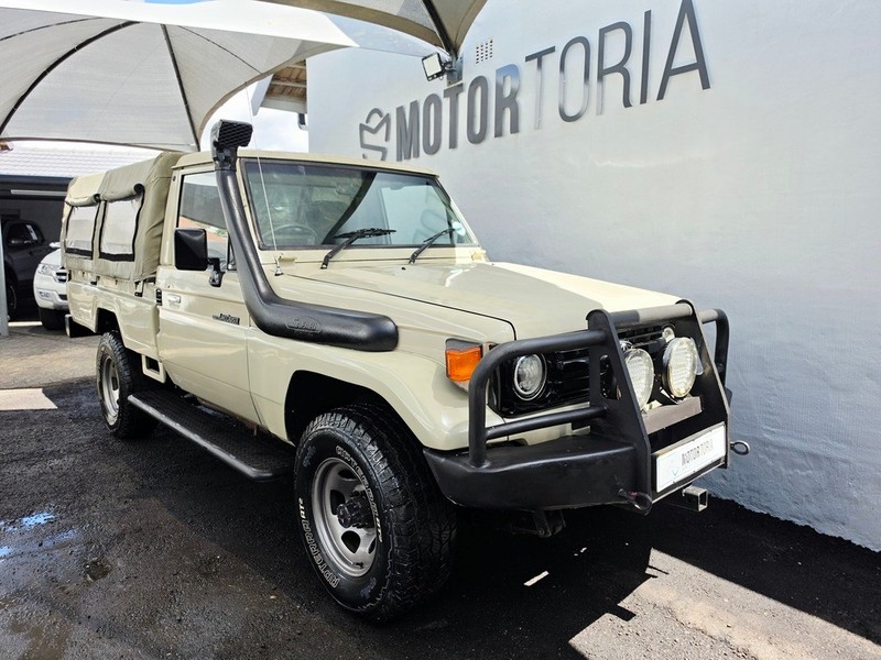 Toyota Land Cruiser - Motortoria - Image 1