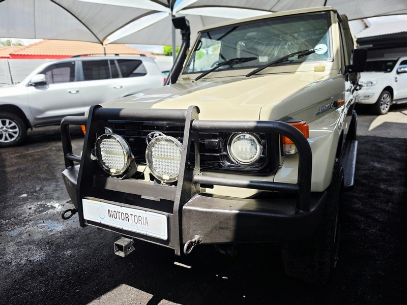 Toyota Land Cruiser - Motortoria - Image 3