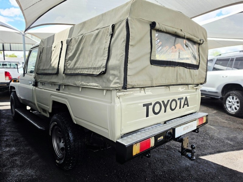 Toyota Land Cruiser - Motortoria - Image 11