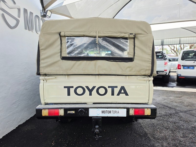 Toyota Land Cruiser - Motortoria - Image 10