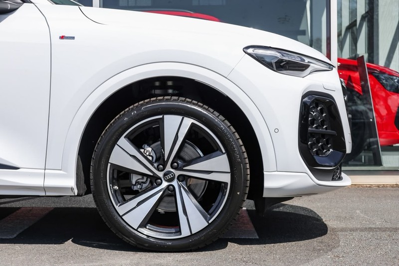 Audi Q5 - Audi Centre Hatfield - Image 4