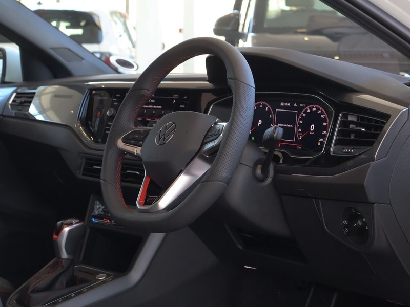 Volkswagen Polo - Hatfield VW Rivonia - Image 11