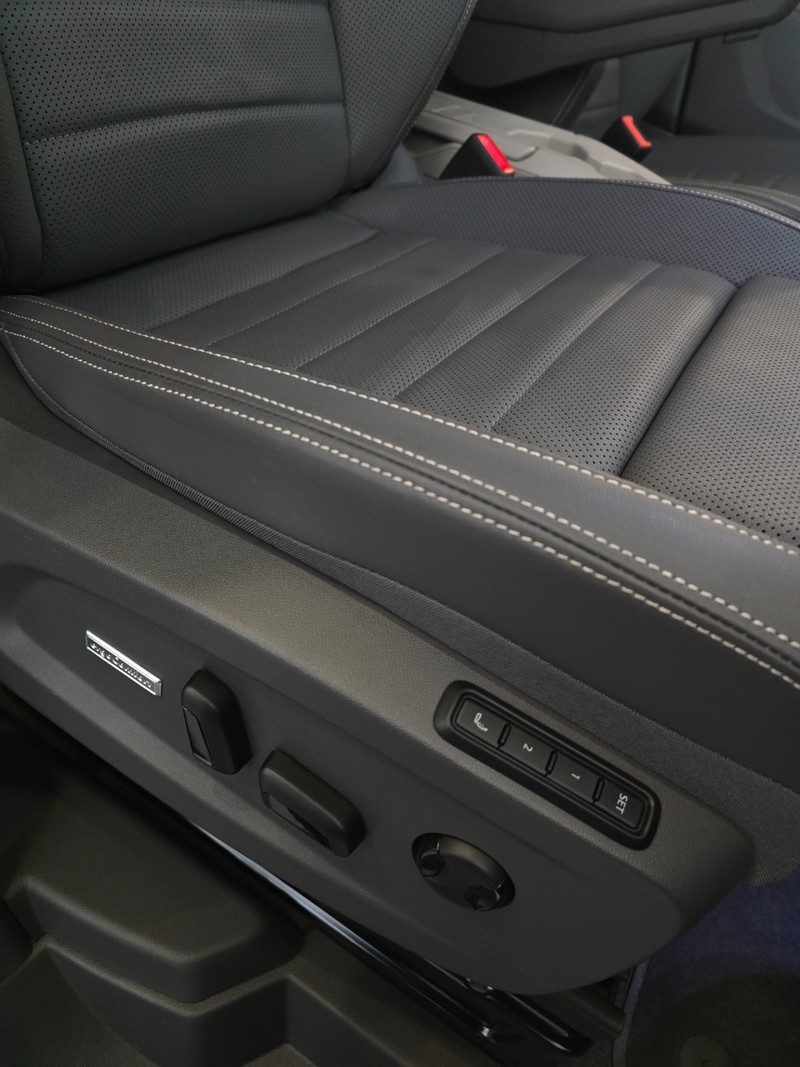 Volkswagen Caravelle - Hatfield VW Northcliff - Image 11