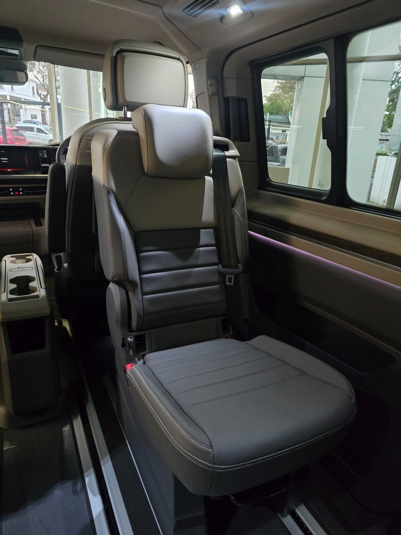 Volkswagen Caravelle - Hatfield VW Northcliff - Image 25