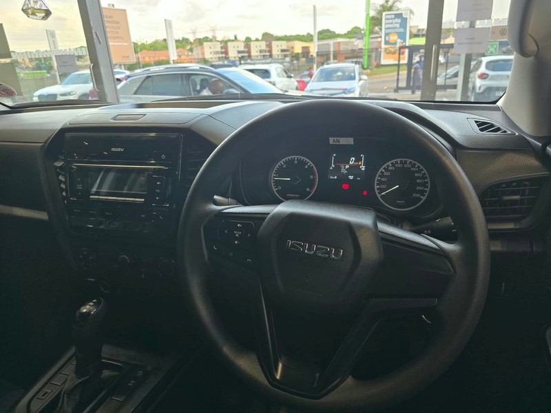 Isuzu D-Max - Hatfield VW Melrose Arch - Image 4
