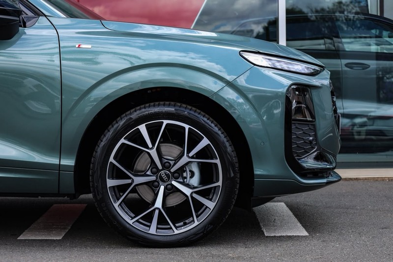Audi Q3 - Audi Centre Hatfield - Image 2