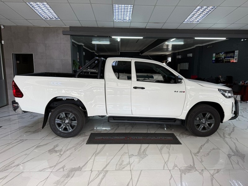 Toyota Hilux - Stargate Auto - Image 5