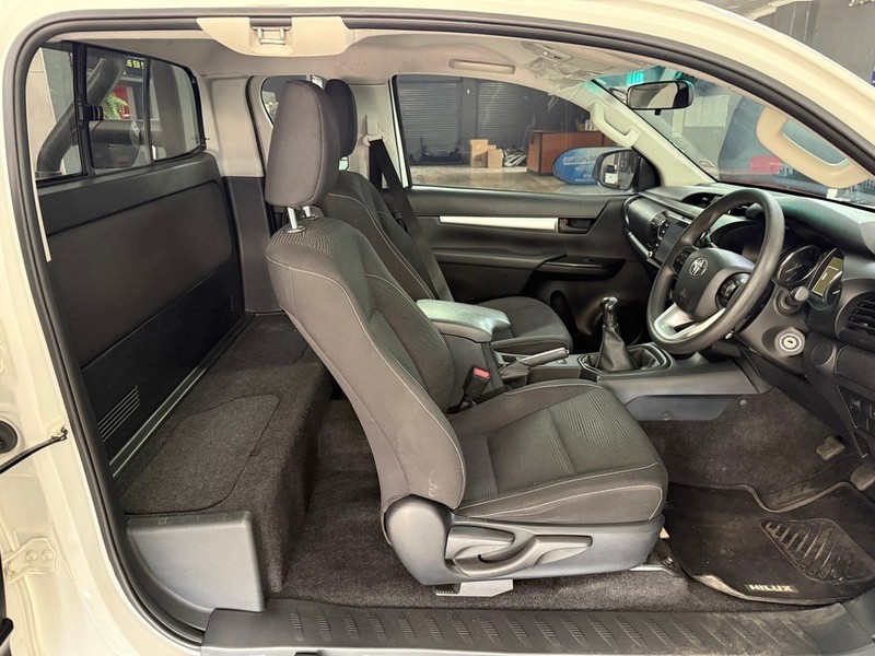 Toyota Hilux - Stargate Auto - Image 9