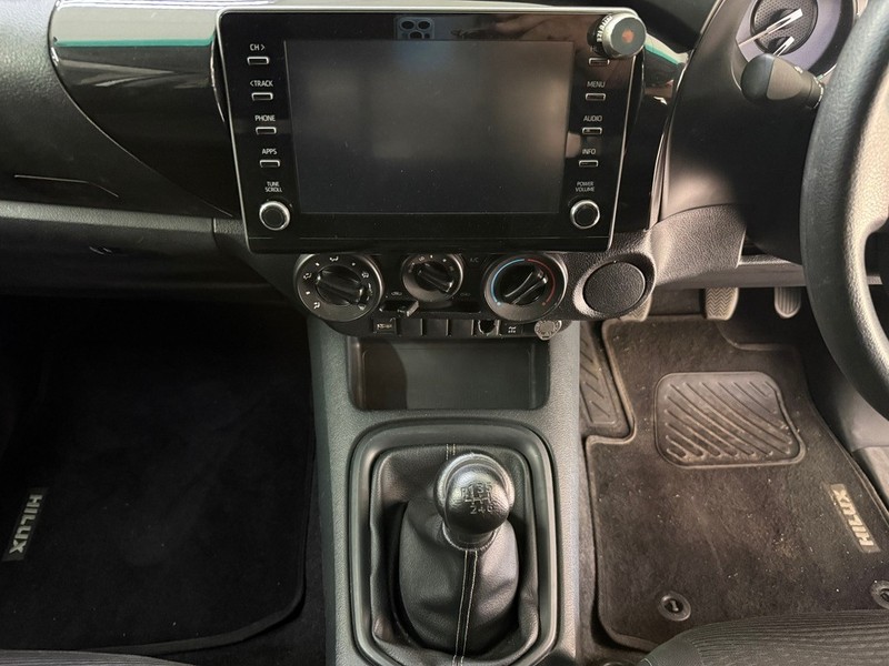 Toyota Hilux - Stargate Auto - Image 13