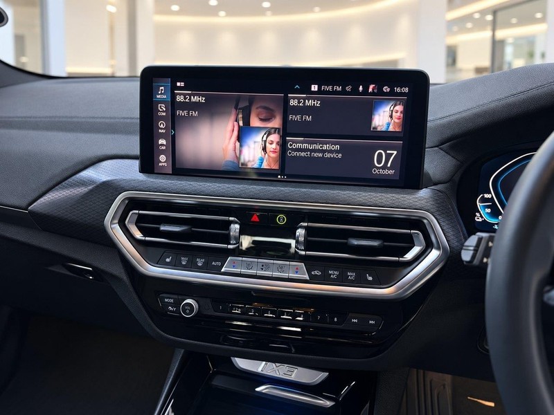 BMW iX - BMW Cape Town City - Image 14
