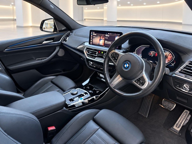 BMW iX - BMW Cape Town City - Image 11