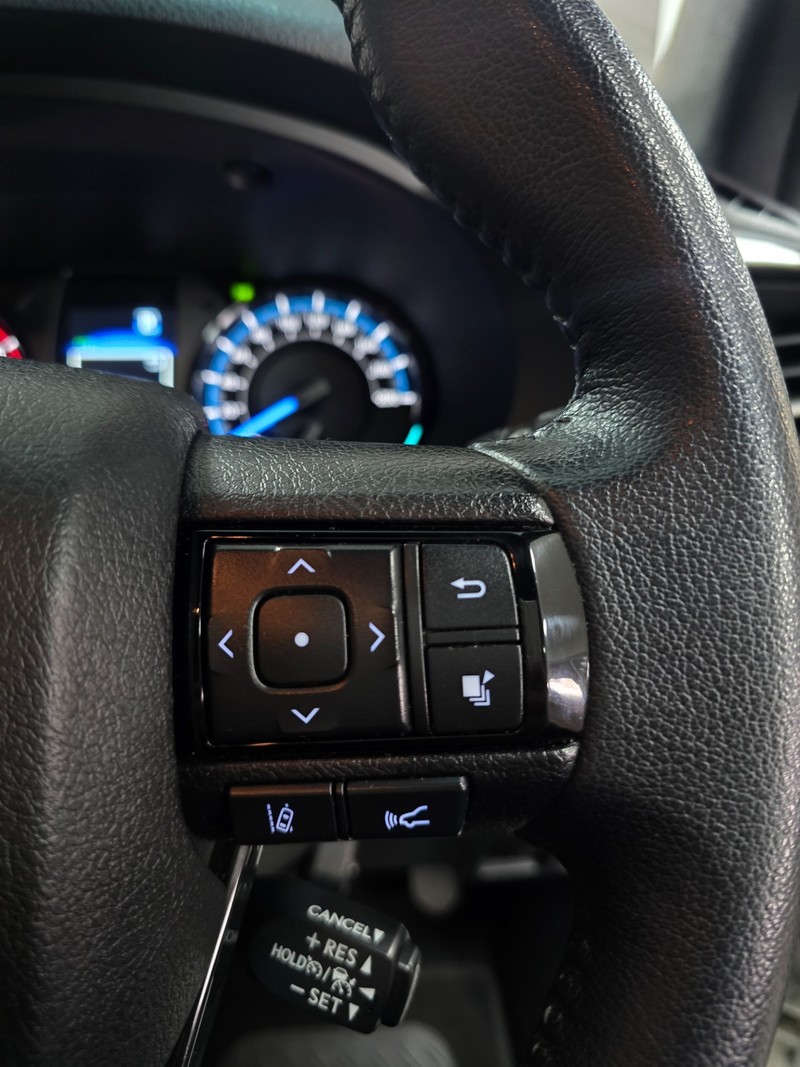 Toyota Hilux - Hatfield VW Northcliff - Image 19