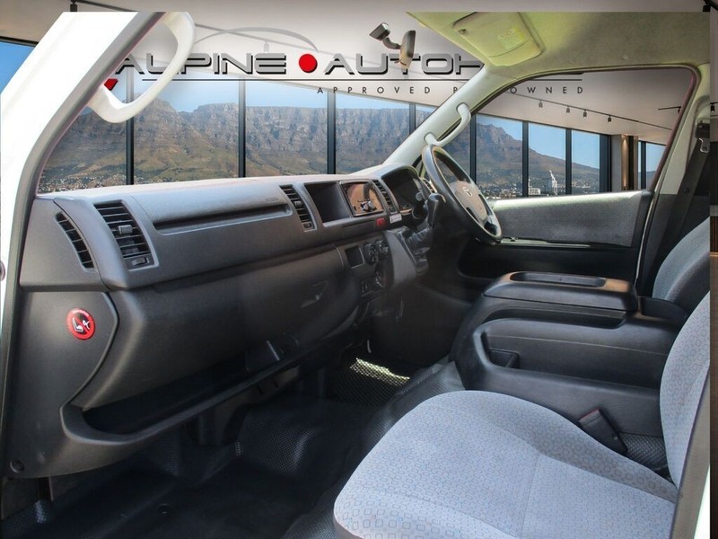 Toyota Quantum - Alpine Autohaus - Image 14