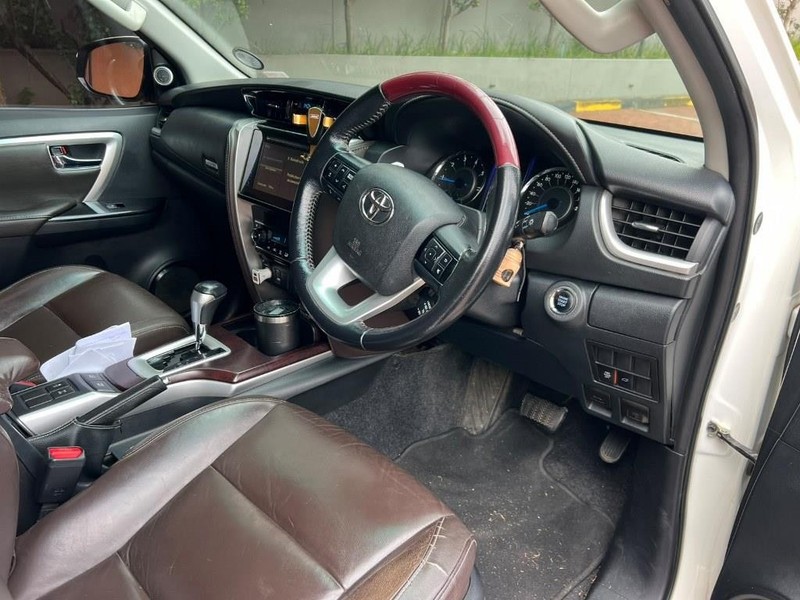 Toyota Fortuner - Mit Mak Motors - Image 6
