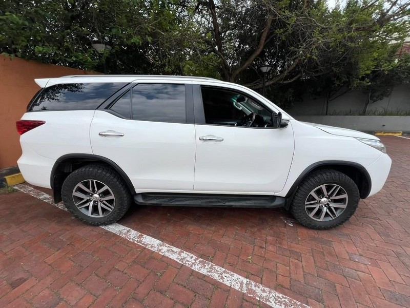 Toyota Fortuner - Mit Mak Motors - Image 5