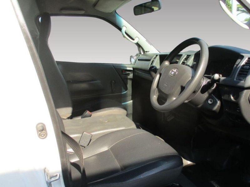 Toyota Quantum - Alpine Autohaus - Image 12