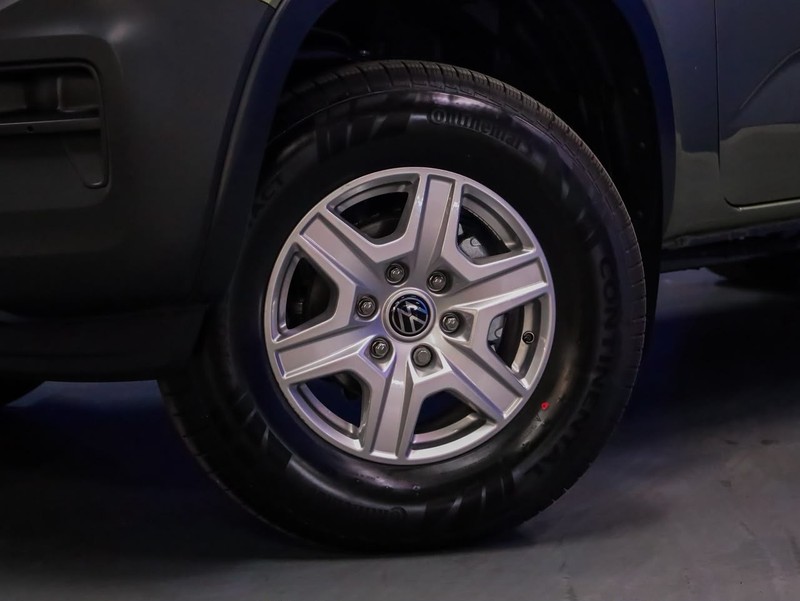 Volkswagen Amarok - Hatfield VW Bryanston - Image 2