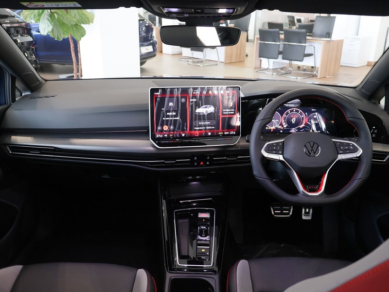 Volkswagen Golf - Hatfield VW Melrose Arch - Image 31