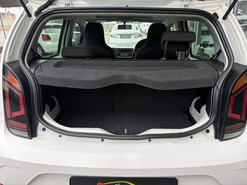 Volkswagen Up! - Authentique Autos - Image 5