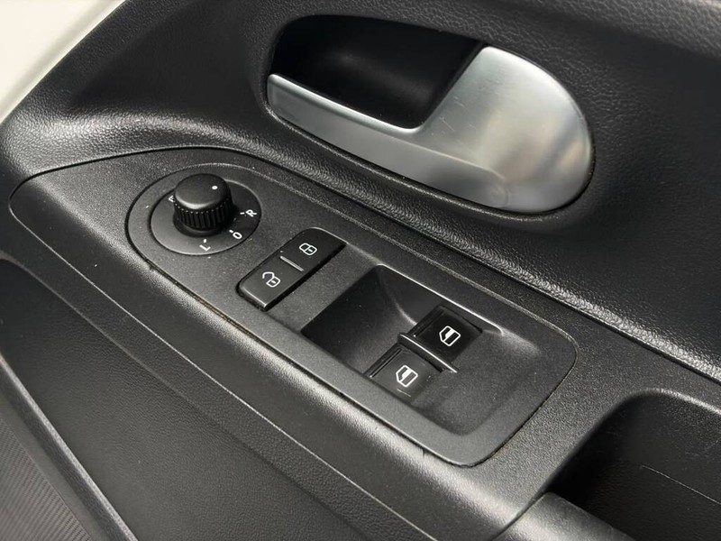 Volkswagen Up! - Authentique Autos - Image 15