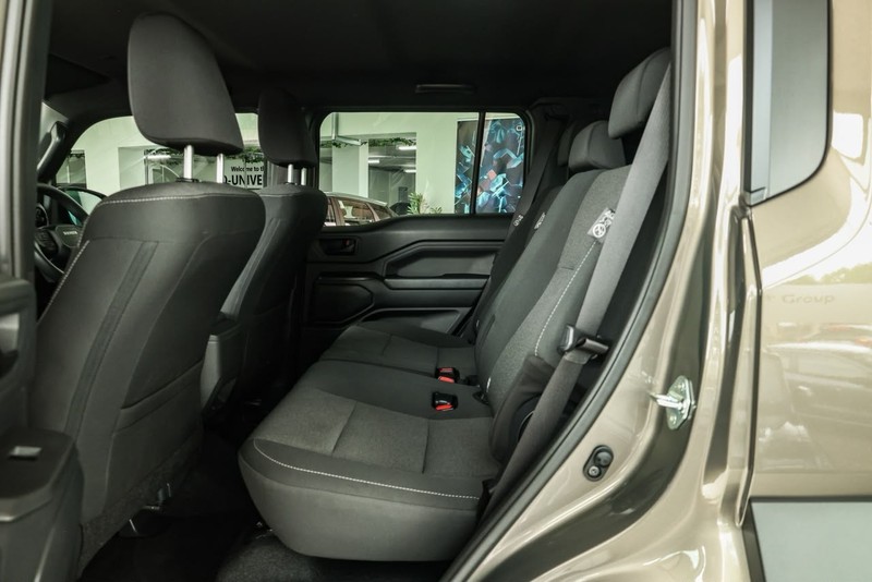 Toyota Land Cruiser - OMODA JAECOO Hatfield - Image 12