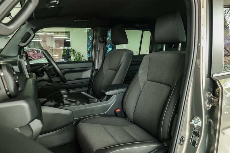 Toyota Land Cruiser - OMODA JAECOO Hatfield - Image 9