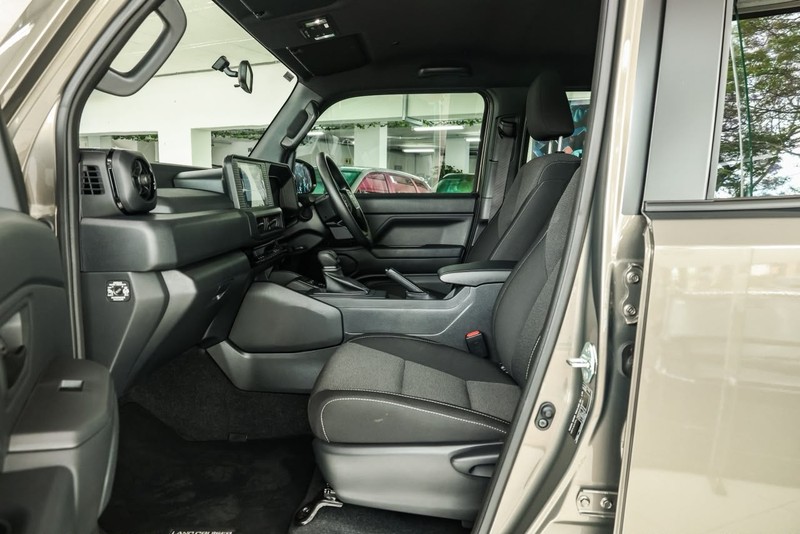 Toyota Land Cruiser - OMODA JAECOO Hatfield - Image 7